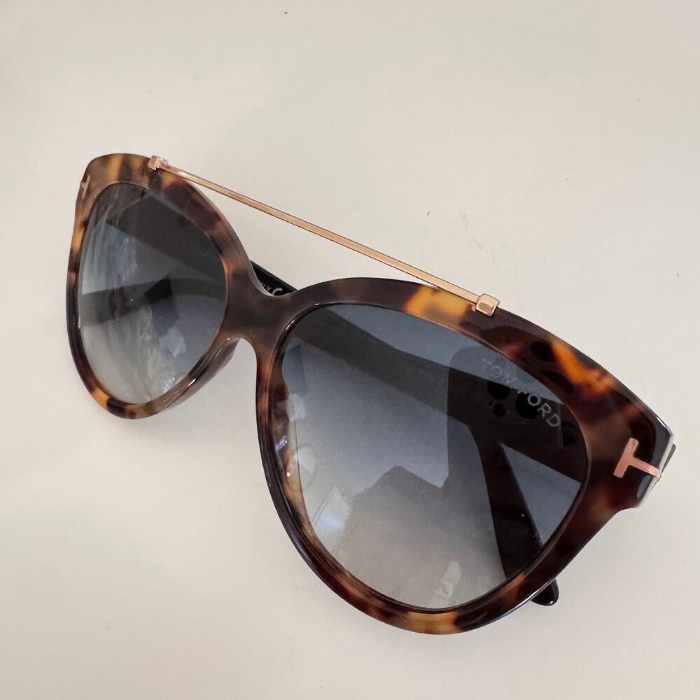 Tom Ford Livia Cat Eye Sunglasses Tortoise Shell Frame TF518